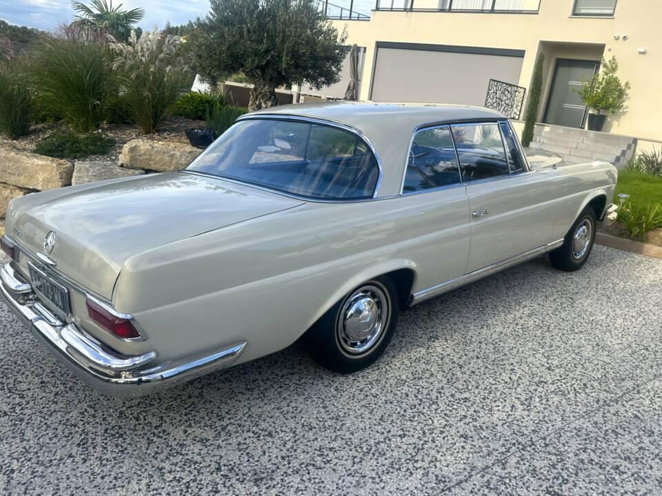 Image 3/18 of Mercedes-Benz 220 SE b (1962)