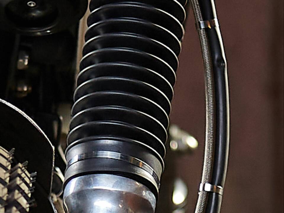 Bild 35/45 von Yamaha DUMMY (1981)