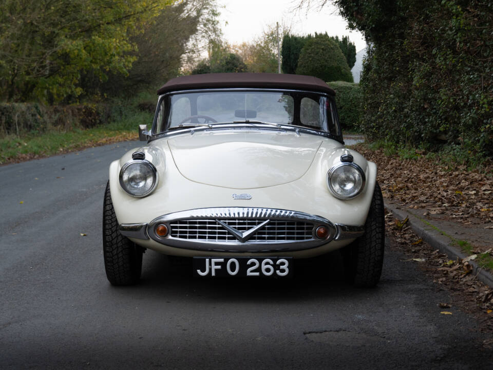 Image 2/13 of Daimler SP 250 (1960)