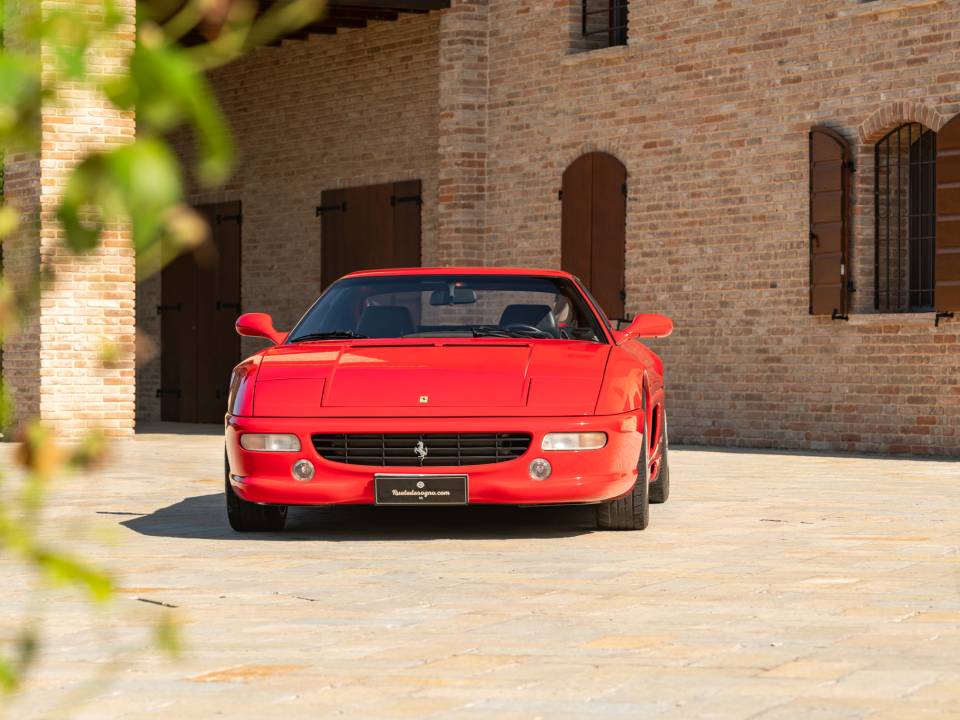 Afbeelding 12/50 van Ferrari F 355 Berlinetta (1998)