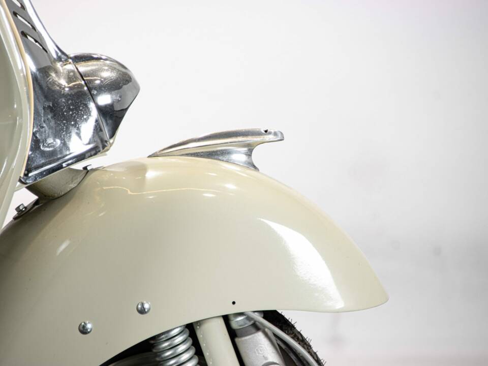 Bild 31/50 von Piaggio Vespa 150 "Struzzo" VL (1955)