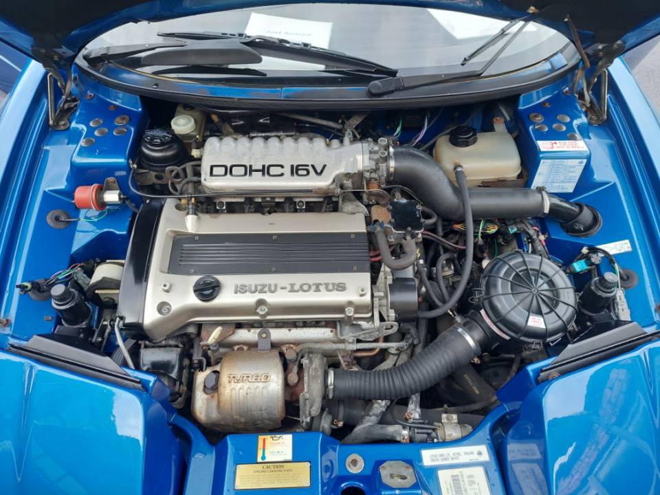 Bild 22/28 von Lotus Elan SE (1990)