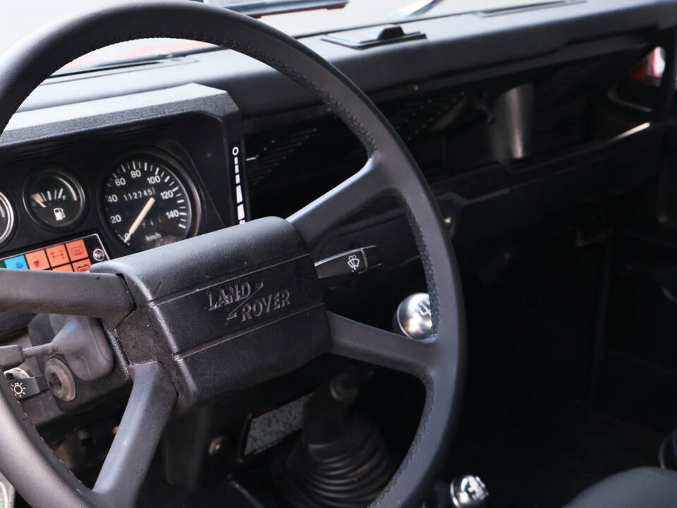 Image 33/38 of Land Rover 110 (1989)