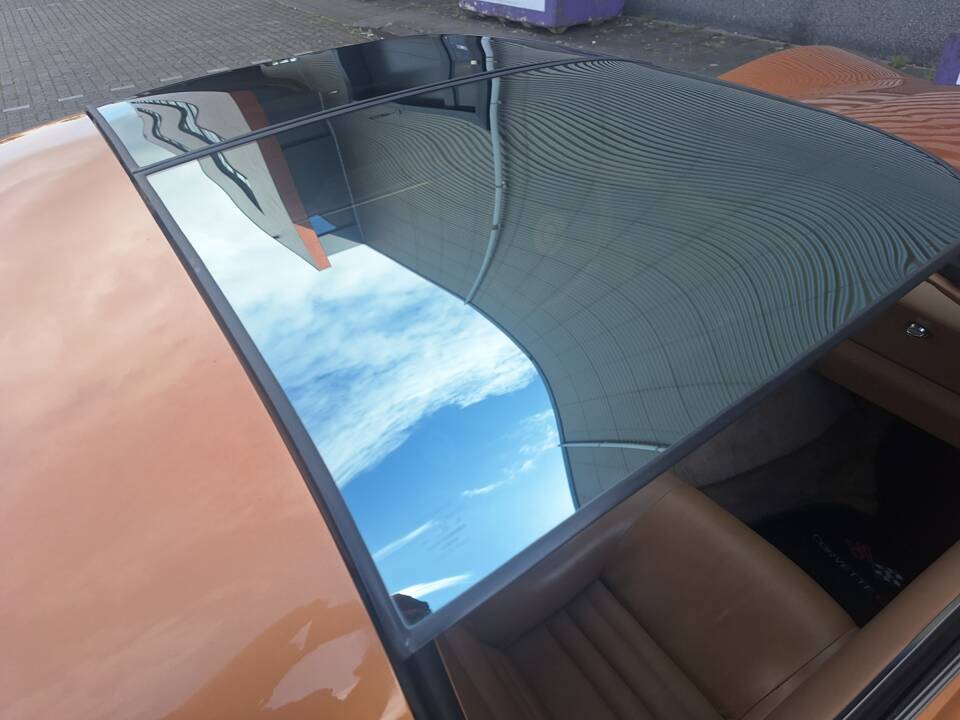 Image 8/25 of Chevrolet Corvette (1982)
