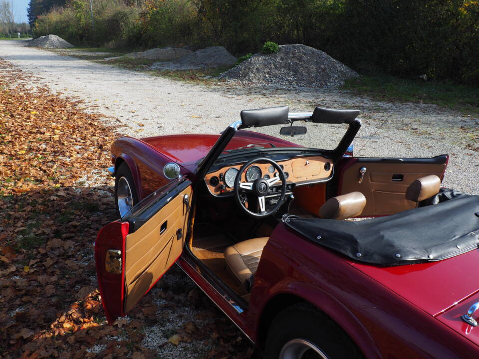 Immagine 5/9 di Triumph TR 6 (1976)
