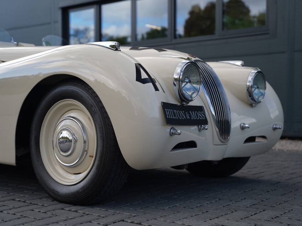Image 33/50 of Jaguar XK 120 OTS (1950)