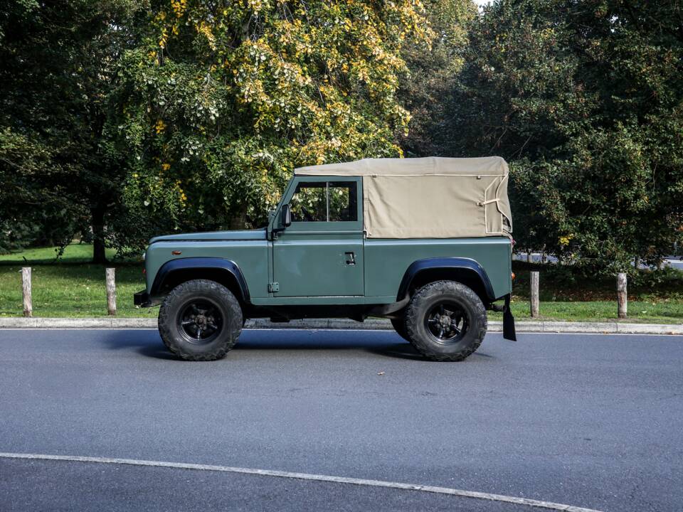 Image 9/21 de Land Rover Defender 90 Td5 (1999)