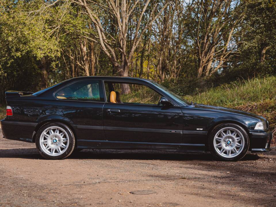 Immagine 2/37 di BMW M3 (1997)