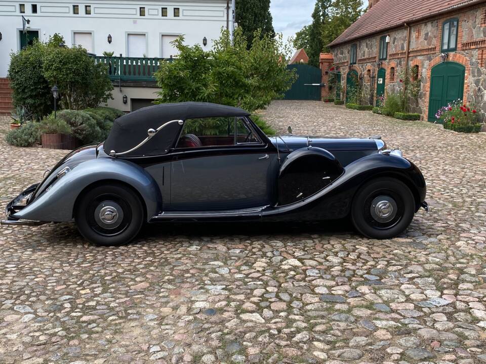 Image 3/8 of Lagonda V12 DHC (1938)