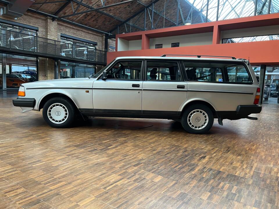 Bild 14/36 von Volvo 240 Polar (1990)