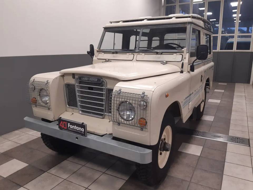 Image 1/14 of Land Rover 88 (1984)
