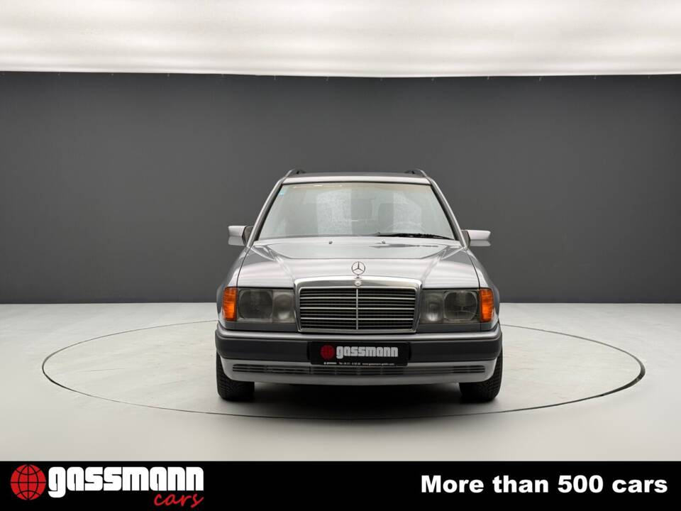 Immagine 2/15 di Mercedes-Benz 200 TE (1992)