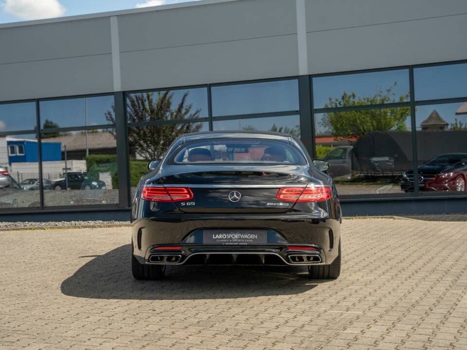 Image 8/25 of Mercedes-Benz S 65 AMG Coupé (2015)