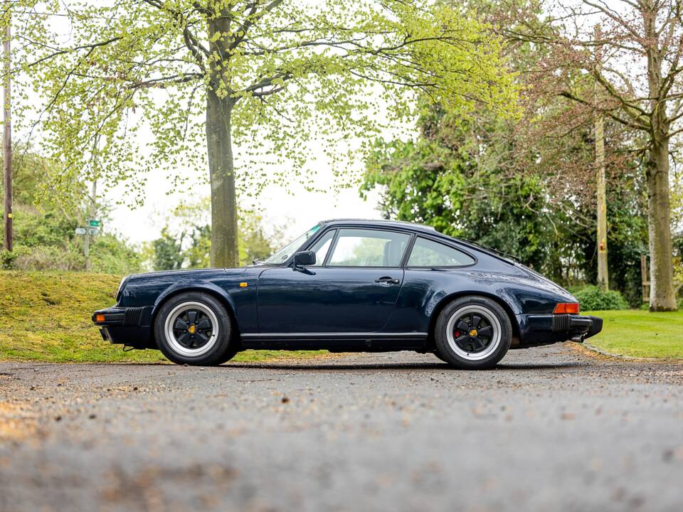 Image 34/50 of Porsche 911 Carrera 3.2 (1985)