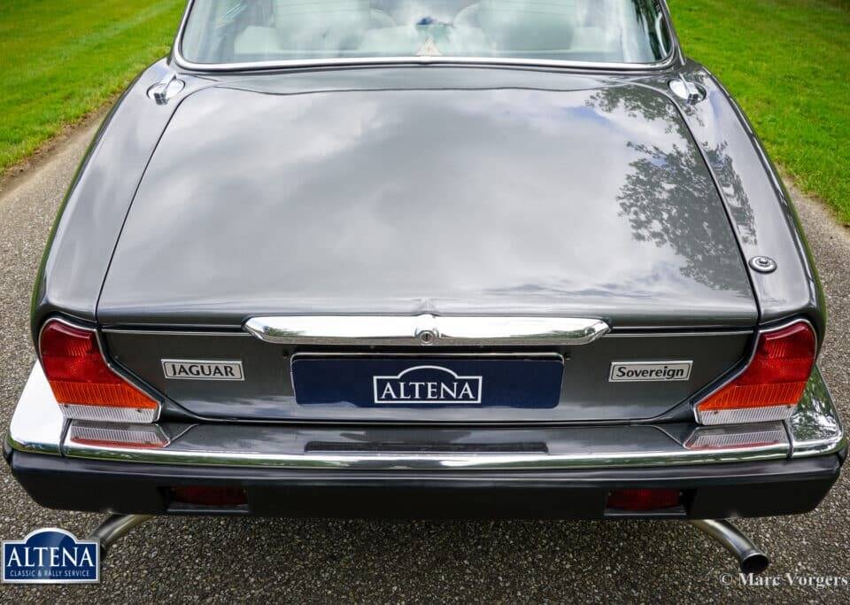 Image 46/57 de Jaguar XJ 12 (1986)