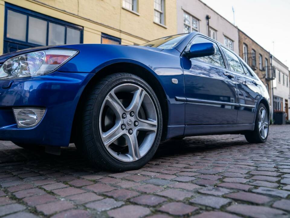 Bild 36/50 von Lexus IS 200 (2002)