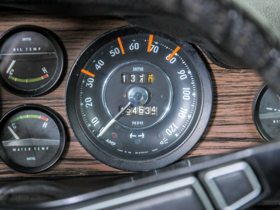 Image 21/50 of Volvo 1800 E (1971)