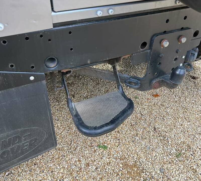 Image 45/50 of Land Rover Defender 90 (2011)