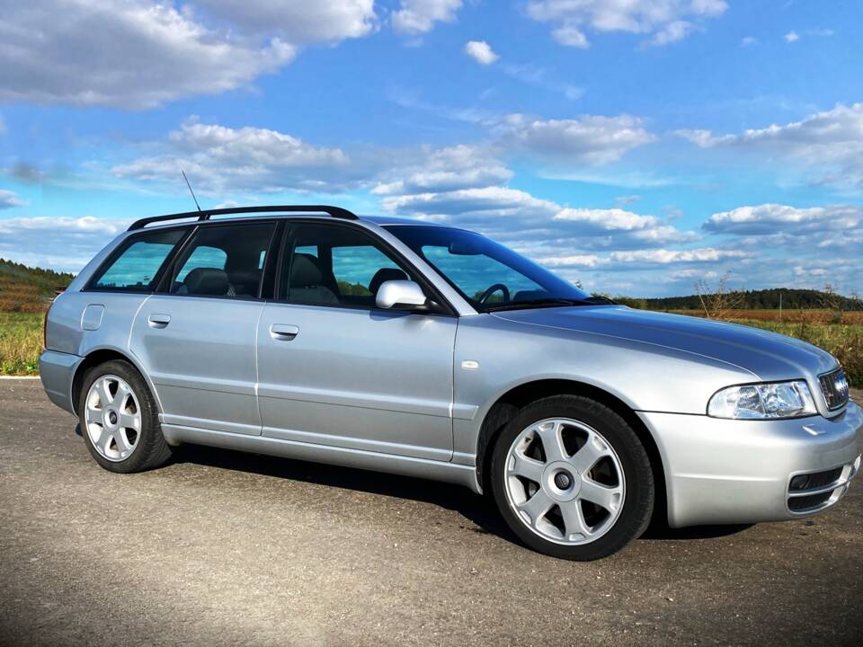 Image 8/50 of Audi S4 Avant (2001)