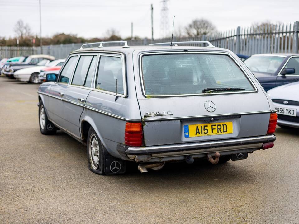 Bild 18/50 von Mercedes-Benz 280 TE (1983)