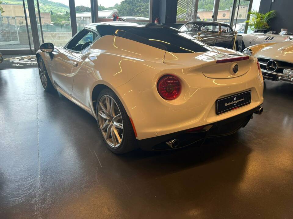 Image 7/12 de Alfa Romeo 4C (2018)