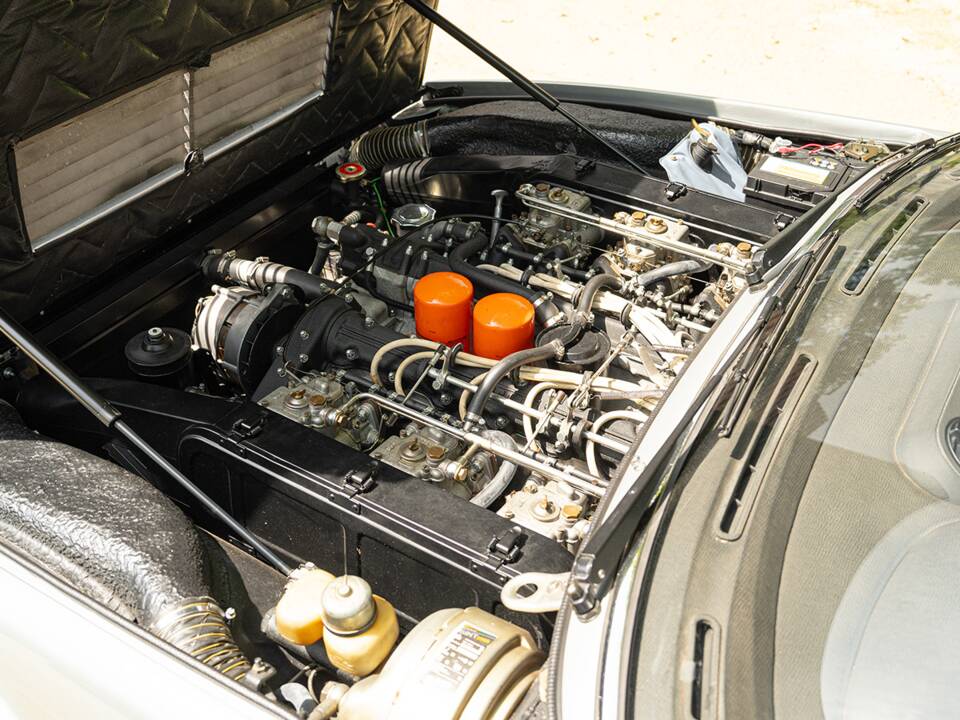 Bild 76/81 von Ferrari 365 GT4 2+2 (1973)