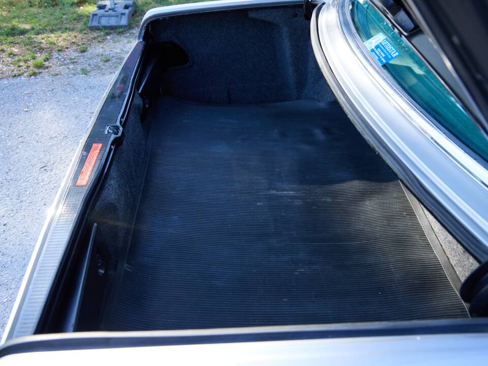 Image 24/25 of Mercedes-Benz 280 SE (1979)
