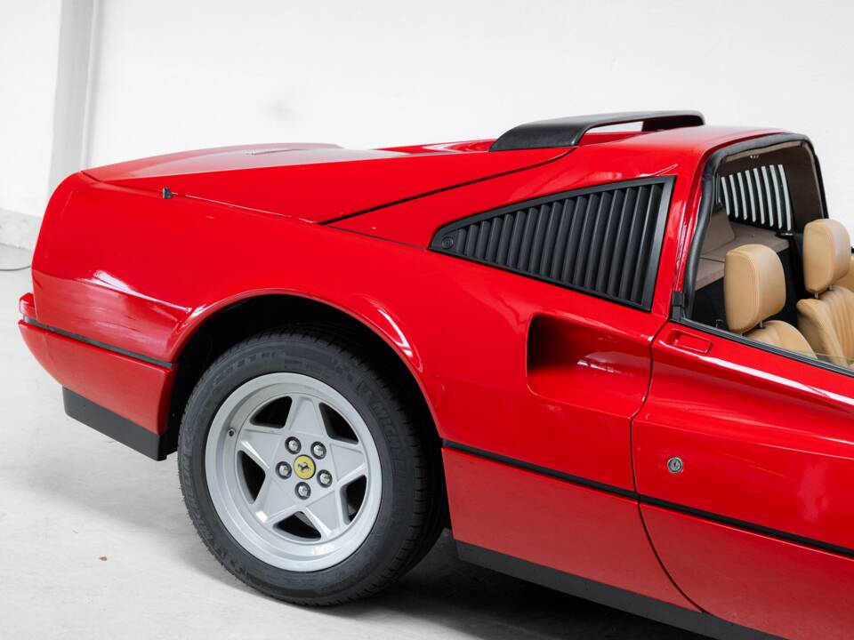 Bild 27/40 von Ferrari 328 GTS (1986)