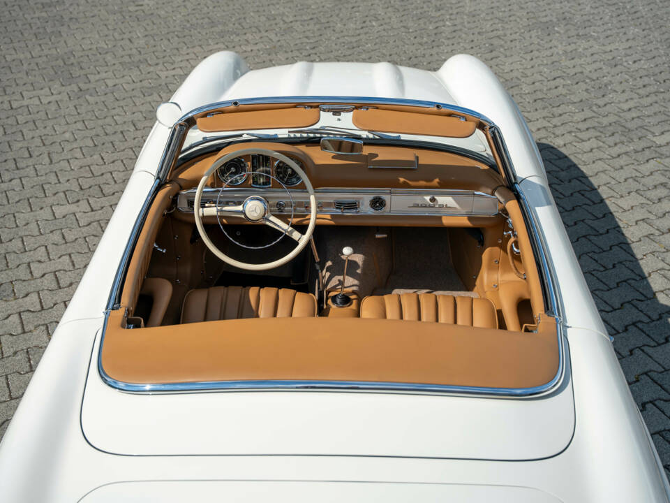 Immagine 20/38 di Mercedes-Benz 300 SL Roadster (1961)