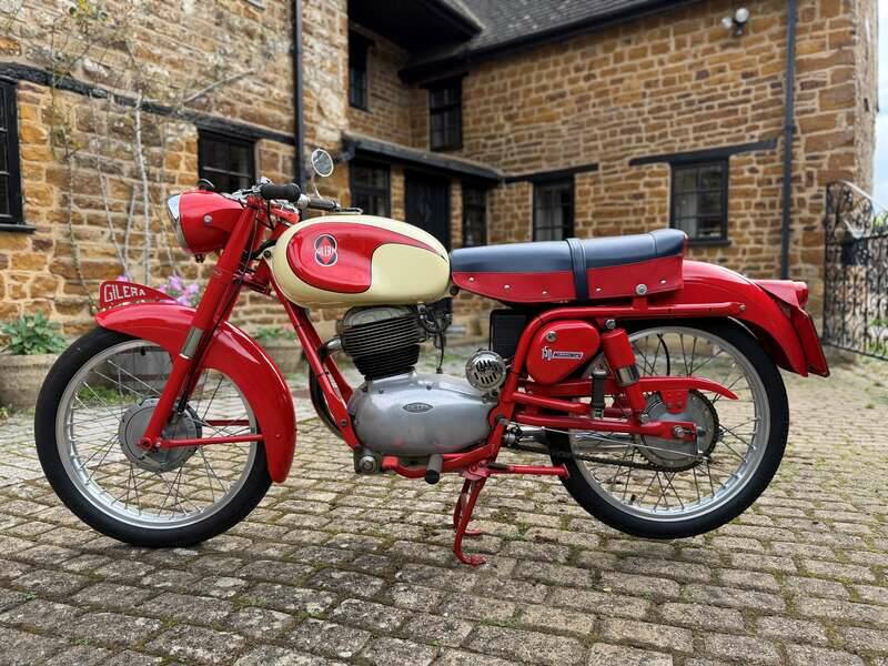 Immagine 2/41 di Gilera 150 Sport (1959)