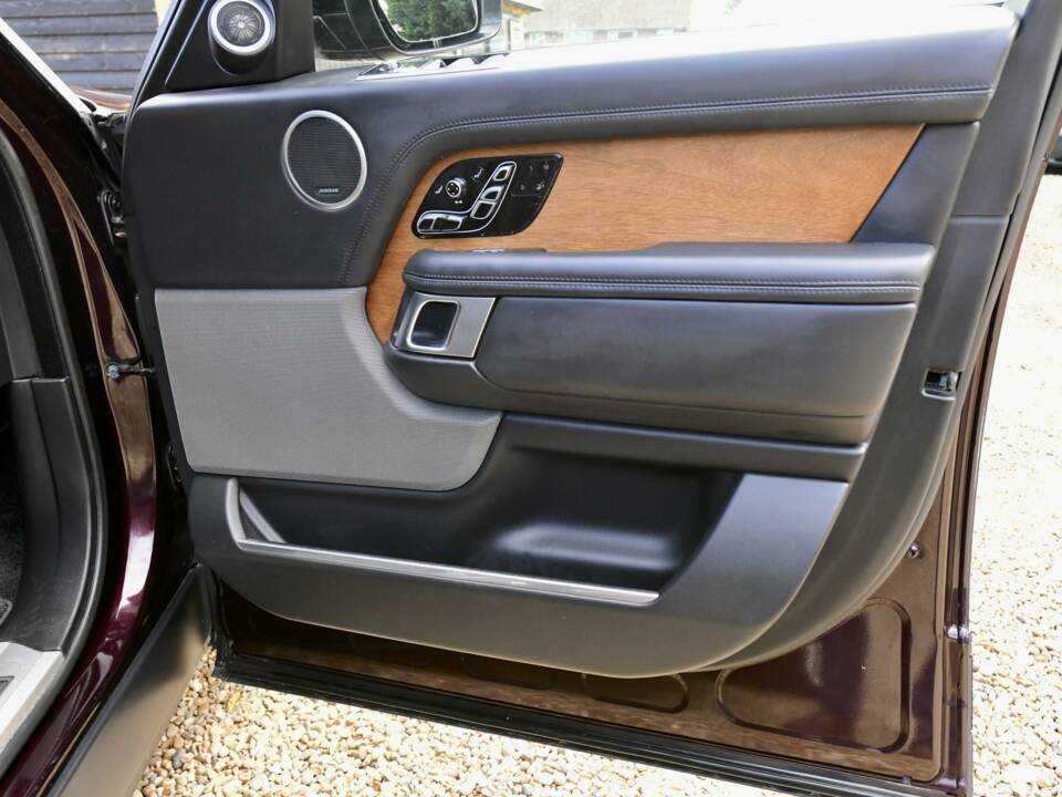Image 27/50 of Land Rover Range Rover V8 SV Autobiography (2018)