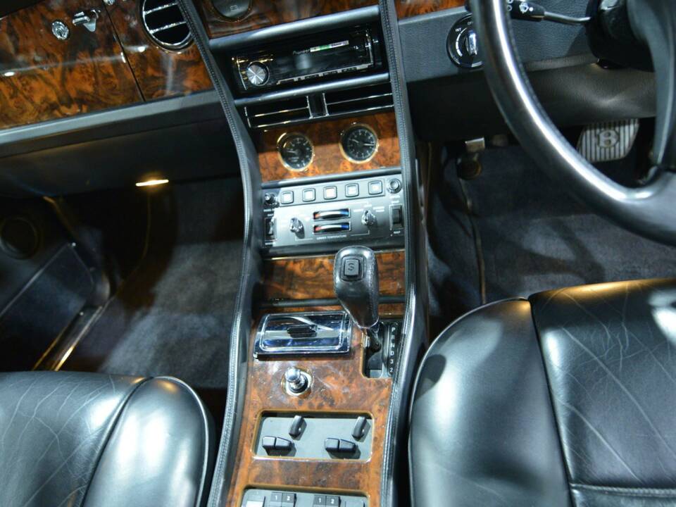 Image 30/50 of Bentley Continental R (1992)
