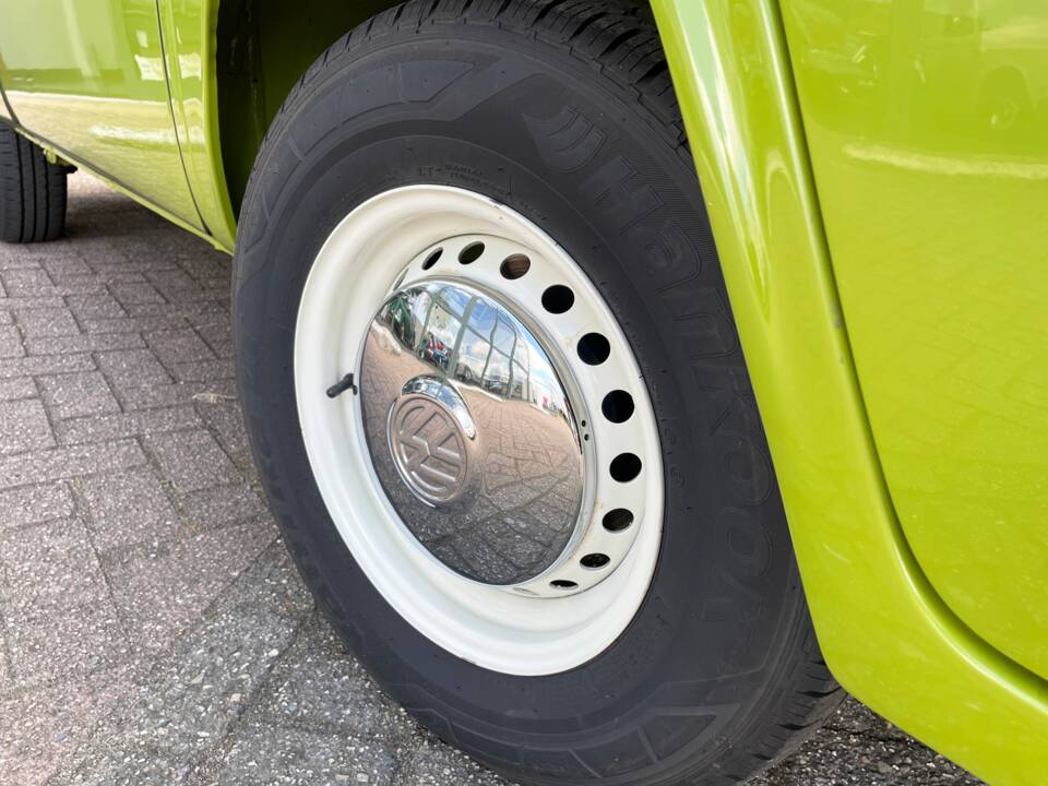 Image 10/73 of Volkswagen T2b Kombi (1978)