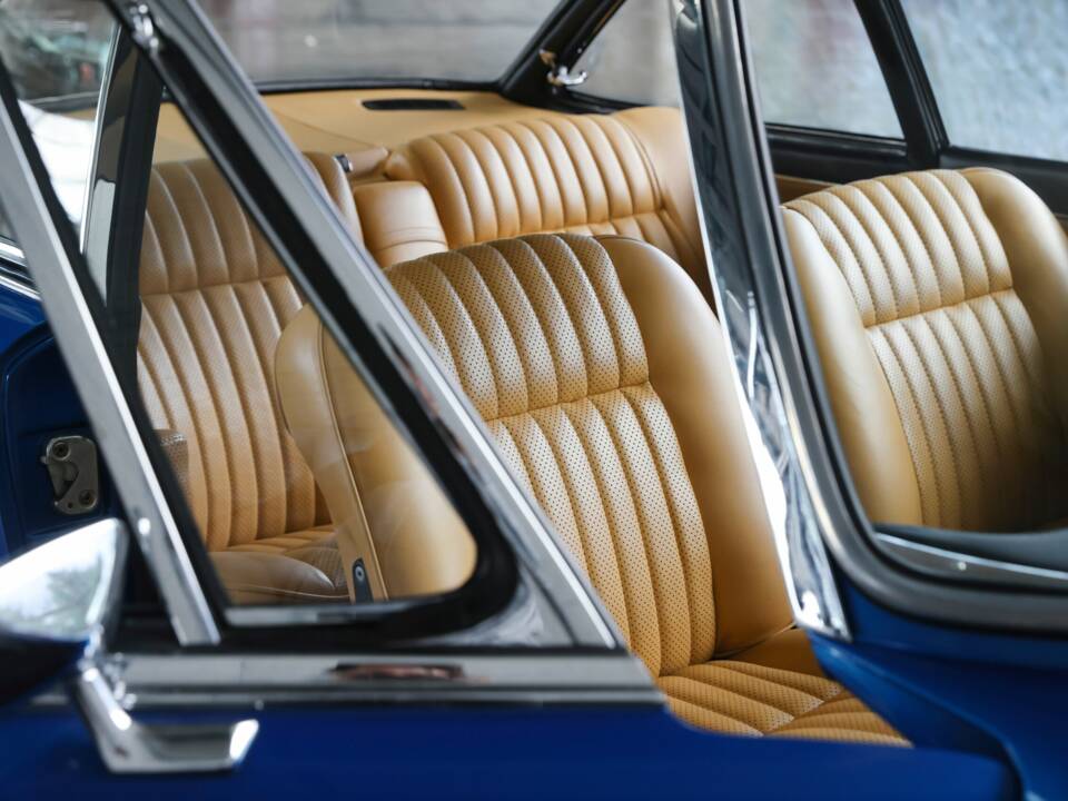Bild 38/50 von Glas 2600 V8 (1967)