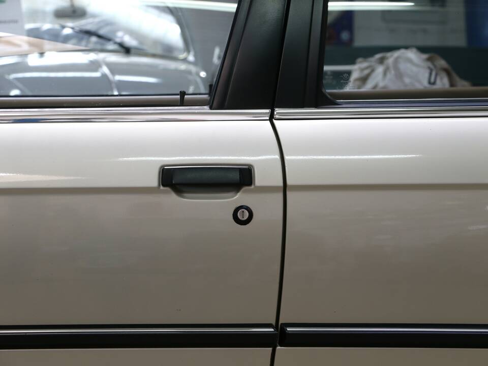 Afbeelding 18/40 van BMW 318i (1987)