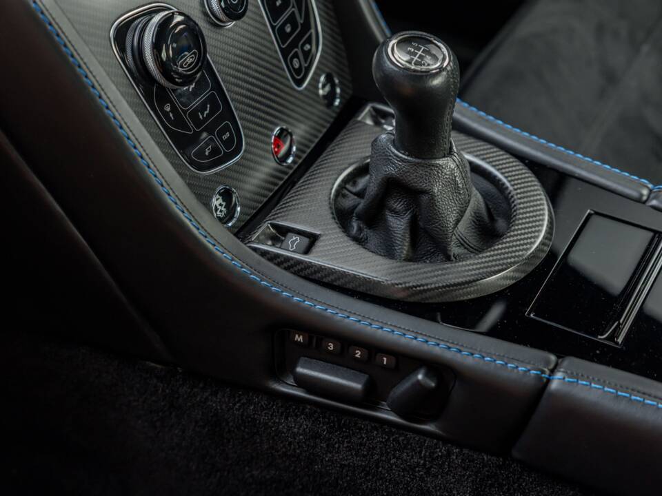 Image 51/65 of Aston Martin Vantage GT8 (2017)