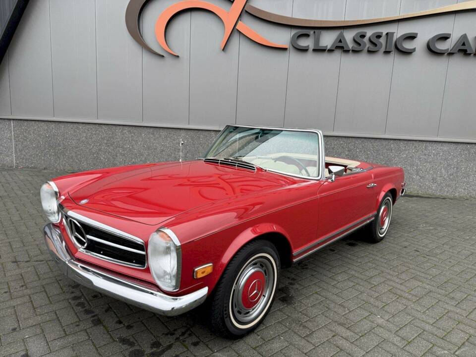 Image 17/36 de Mercedes-Benz 280 SL (1968)