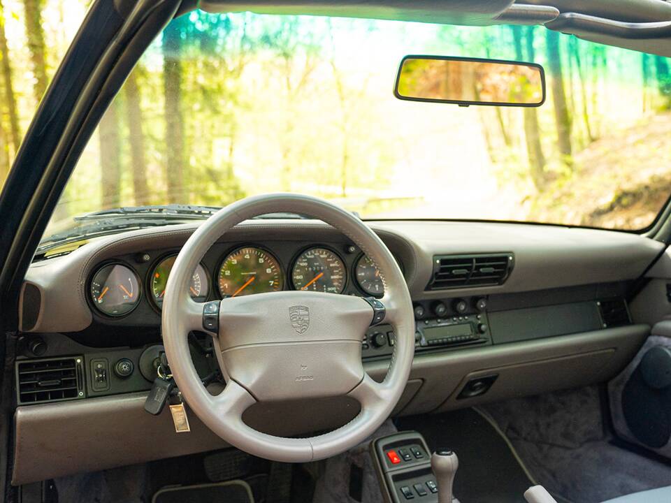 Immagine 24/47 di Porsche 911 Carrera (1994)