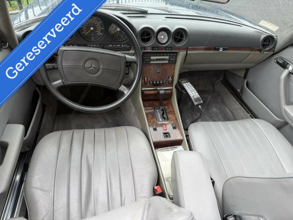 Image 16/46 of Mercedes-Benz 560 SL (1986)