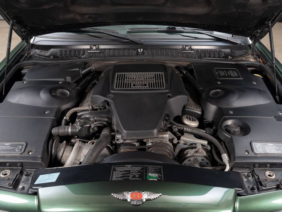 Image 34/36 of Bentley Arnage Red Label (2001)