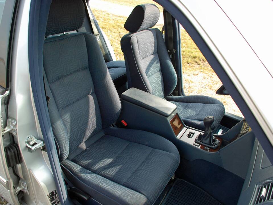 Bild 12/40 von Mercedes-Benz C 200 Kompressor (1997)