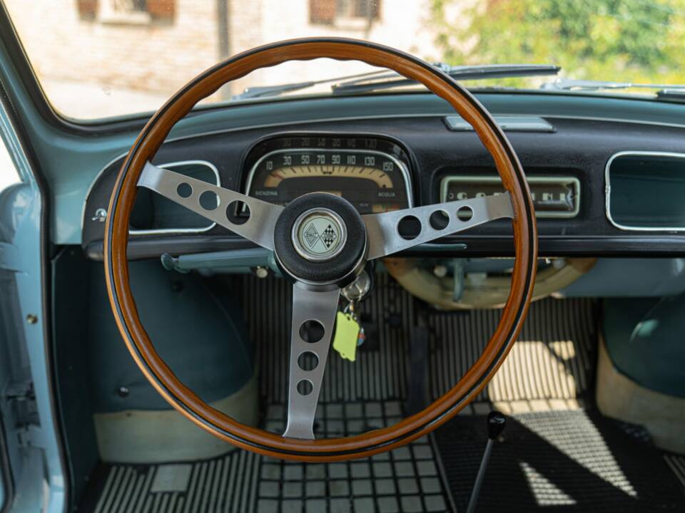 Obraz 46/50 pojazdu Renault Dauphine Gordini (1961)