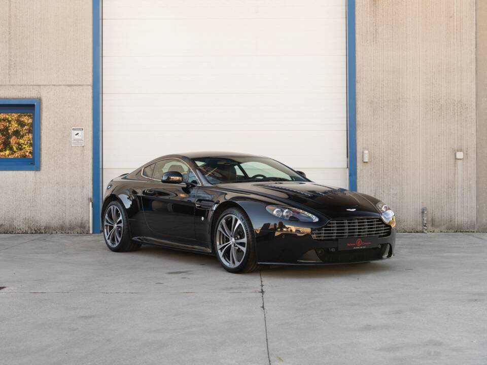 Image 44/83 de Aston Martin V12 Vantage (2009)