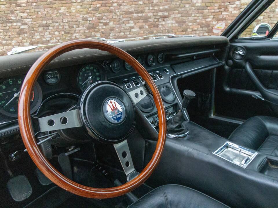 Image 38/50 of Maserati Ghibli (1970)