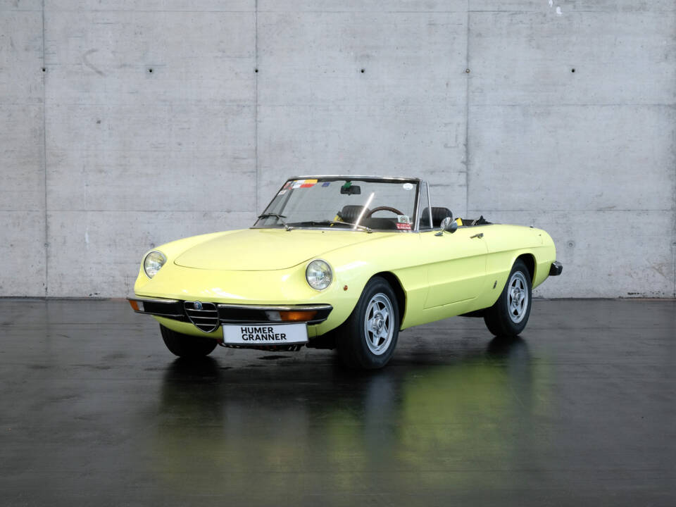 Bild 1/24 von Alfa Romeo Spider 1300 Junior (1972)