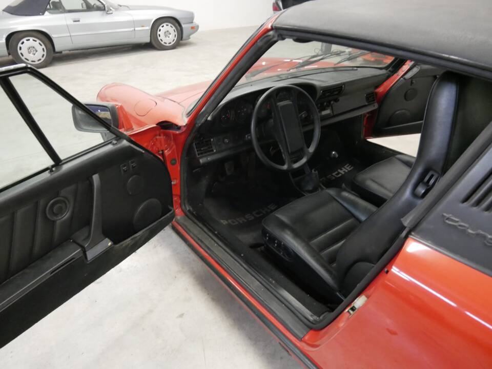 Bild 12/21 von Porsche 911 Carrera 3.2 (1987)