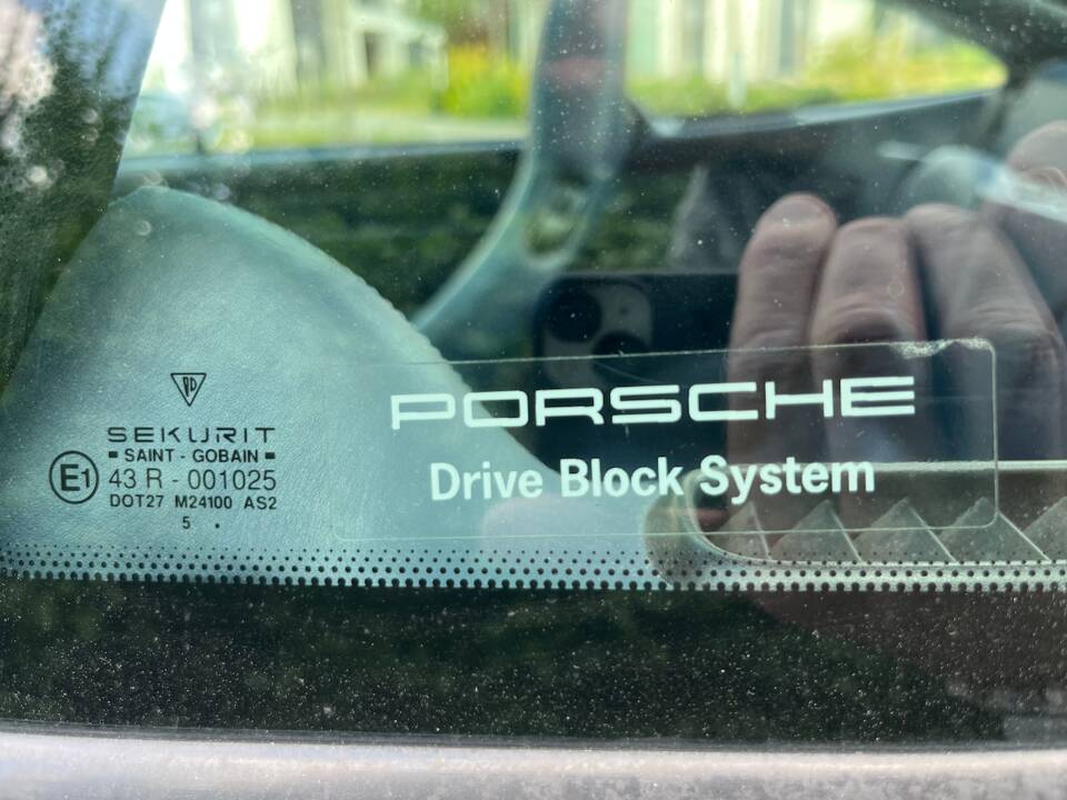 Imagen 52/96 de Porsche 911 Carrera (1996)