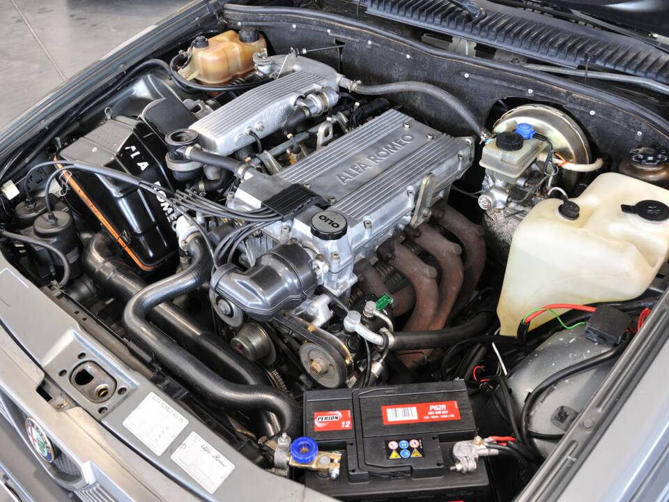 Image 30/34 de Alfa Romeo 75 2.0 Twin Spark (1987)