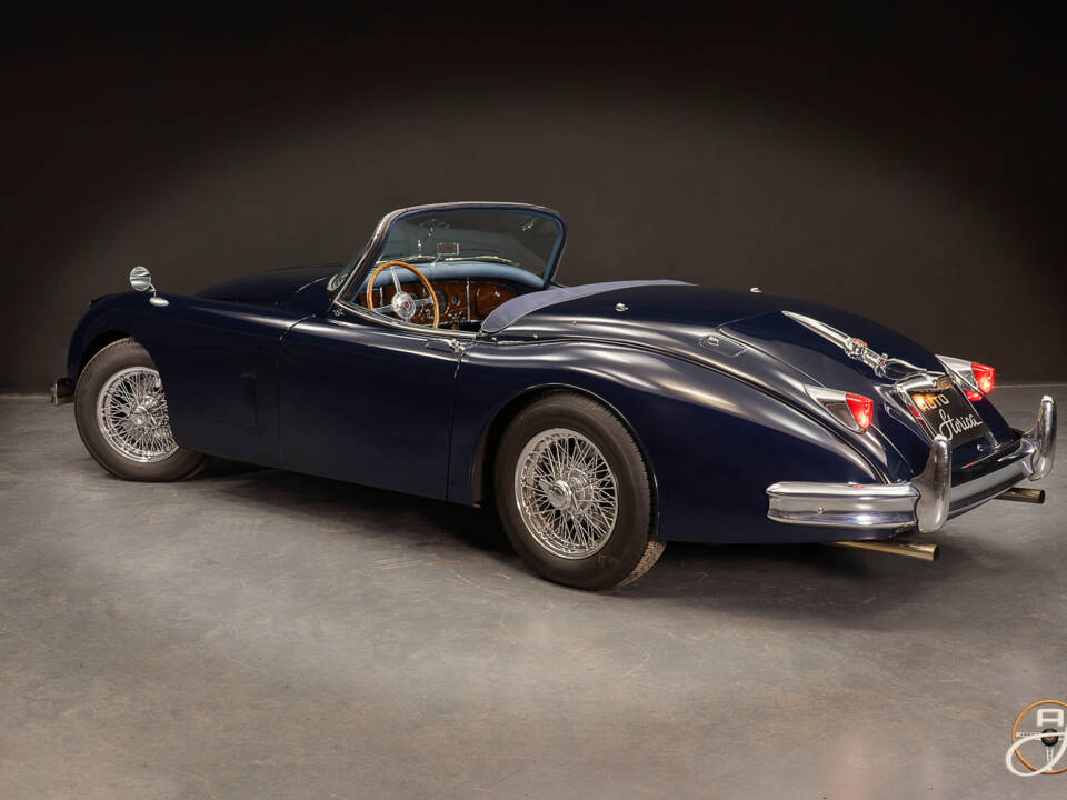 Image 3/18 de Jaguar XK 150 OTS (1958)