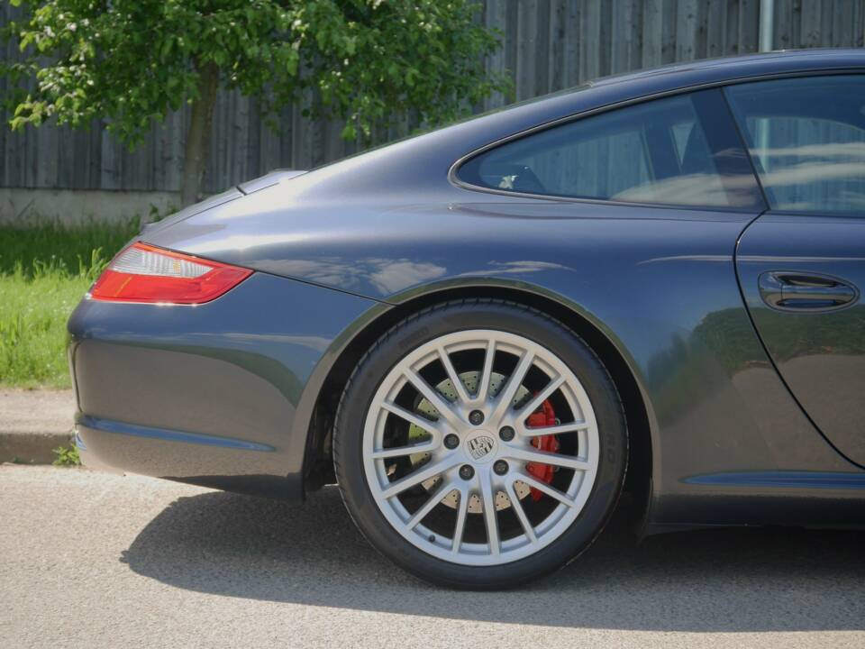 Image 3/33 of Porsche 911 Carrera S (2005)